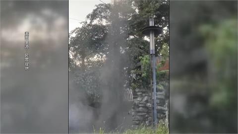台南關子嶺嶺頂公園　泥漿溫泉突噴發四公尺高水柱