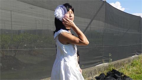 《綜藝新時代》浩子崩裂式的狂人演出詮釋「雌雄同株」！廖苡喬直白問「火龍果都自己來嗎」