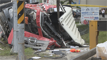 混凝土車衝出高架墜16.7米 駕駛四肢骨折亡
