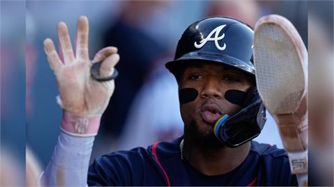 MLB(影)／球迷不忍了！阿庫尼亞表現不佳主場被噓爆！恐最後一次穿勇士球衣