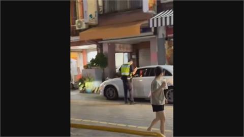 女子違規行駛機慢車道遭開單　「瞬間暴怒」大聲咆哮警