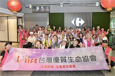 「台灣最美麗歐巴桑」陳美鳳陪伴獨居長輩！傳遞被惦記的幸福
