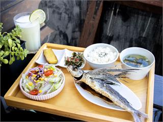 綠島創意早午餐【夏綠地】期間限定「飛魚定食」有夠狂！
