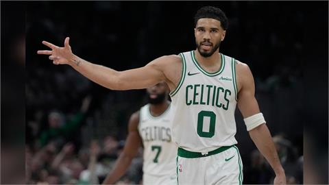 NBA(影)／從哪裡跌倒就從哪裡站起來！塔圖姆傷癒後首場季後賽表現猛