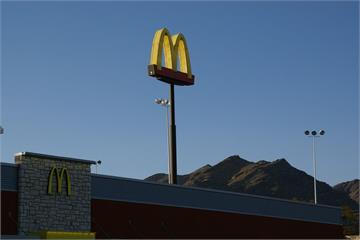 快樂兒童餐的誘惑！　7歲男童偷開車載妹妹狂飆14公里買「麥當勞」