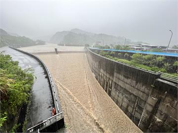 全台雨彈狂炸！基隆員山子水位超過警戒線 急啟分洪