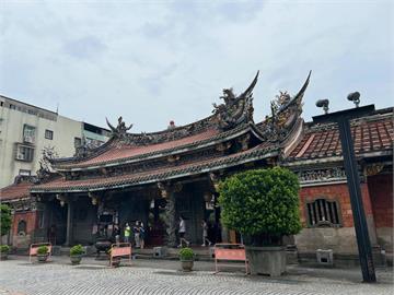 大罷免失利…周軒問「台灣未來如何？」！保生大帝賜「28字籤詩」方向全說了