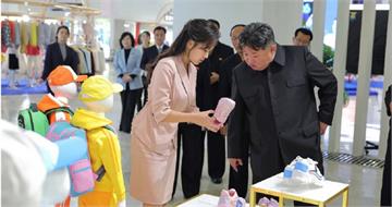 網瘋傳金正恩腦出血病逝北京　北韓官媒曬「現身照」闢謠