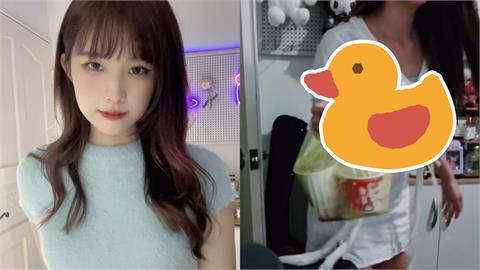 正妹網紅直播「胸口突出大黑點」被看光！網一重播「關鍵畫面」嚇爛：好大