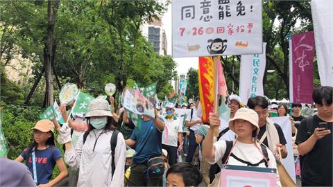 羅廷瑋.廖偉翔"公辦說明會激辯" 台中民團反共護台大遊行