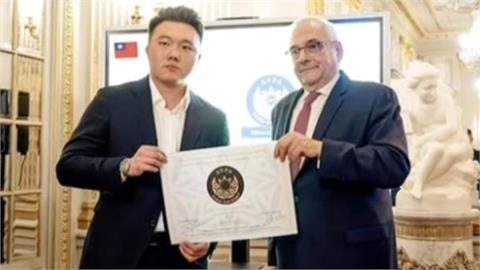 台中梨山百年茶廠　２３歲茶農運用AI、鑽研電商