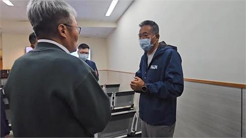 快新聞/24歲員警執勤蕭美琴交管「突遭狠撞命危」 父心痛「本沒勤務為何出勤」