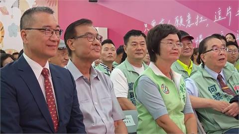展團結氣勢! 徐國勇赴陳素月競總受贈後援會聘書