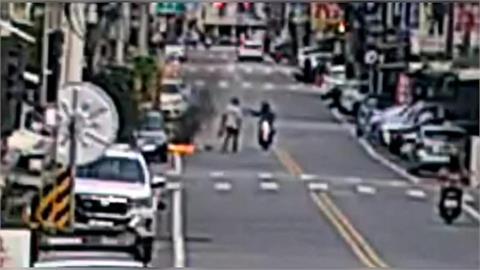 快新聞／男子光天化日當街縱火！香蕉水瞬間燃爆路口　原因曝光