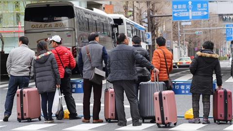 中客變奧客！　男子遊日淺草寺「投冥紙求籤」挨轟
