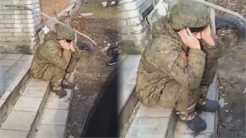  俄羅斯年輕士兵被俘「抱頭痛哭」　掩面悲喊：求求你我要回家