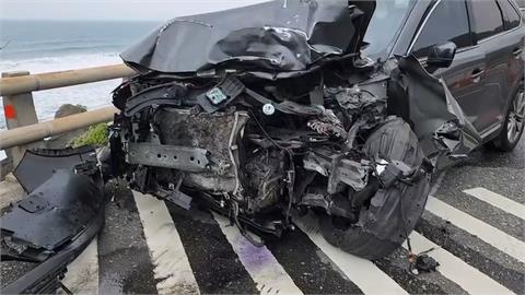 花蓮客運失控墜橋1死2重傷　小客車疑違規左轉釀對撞
