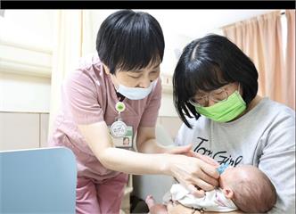 「極低體重早產兒」接回家難照顧？   國泰醫院創新共照病房手把手教學