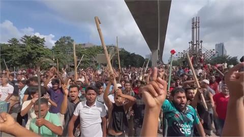 前孟加拉總理暴力鎮壓學運釀1400死 國際戰犯法庭判處死刑