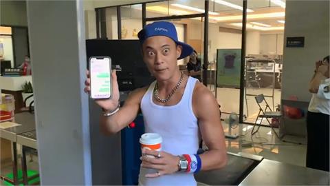 蔣家第四代蔣友青現身士檢　再度爆走不停吼叫
