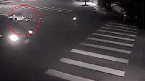 台中死亡車禍！車行老闆橫越馬路遭撞飛亡　身分曝光　竟是台版「豆豆先生」