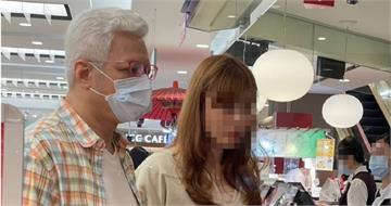 娛樂報報／直擊！命理師蔡上機天母約吃長髮熟齡女　神仙哥哥貼心掌鏡拍美照關係成謎