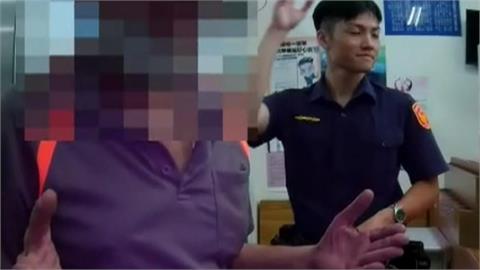 派出所秒變舞台！印度籍男突深情開唱　喊「我愛台灣、我愛警察」