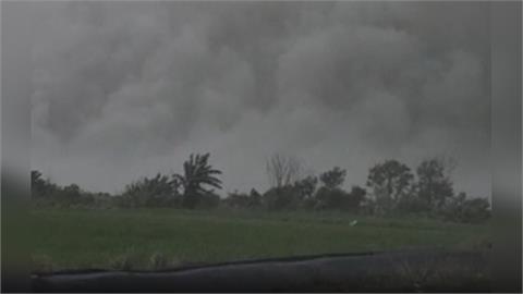 快新聞／末日景象！濁水溪口飛沙走石、雷電交加　駭人影像曝光