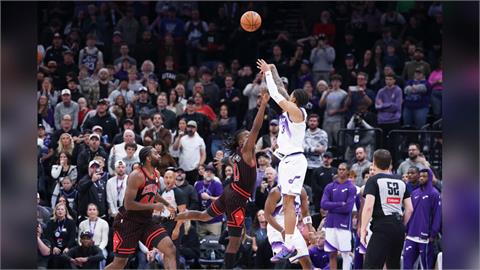 NBA(影)／爵士公牛2OT才分勝負！喬治關鍵時刻開啟殺神模式砍進致勝3分球