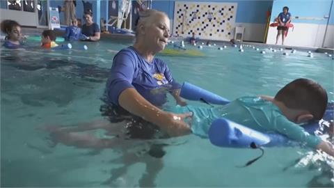 美國研究「7成溺水童患自閉症」　當地團體量身開設游泳班