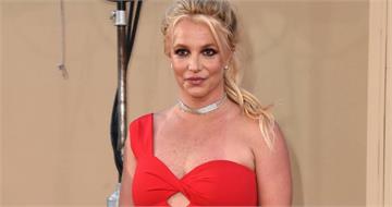 小甜甜布蘭妮涉酒駕　「被上銬帶回」凌晨獲釋