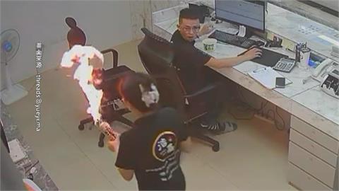 高雄當舖員工點火驗黃金　噴槍竄火險燒掉整間店