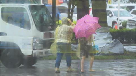驚人風雨猛灌「北部1情況」要小心！未來3日「紫爆區曝光」濕到光復節連假