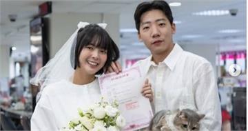 小豬黃沐妍曬婚戒甜喊「我們結婚了」 感性告白:要永遠走下去