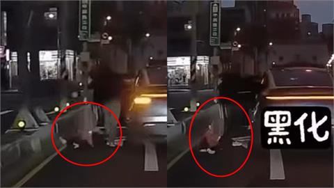 影／嫌4歲女兒車上太吵！新店狠父怒「丟包4線大馬路」她一路狂奔…下場慘了
