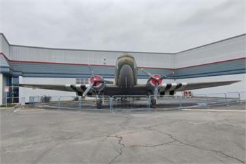 飛機塗裝的功能性、標示性和象徵意義