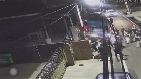 高雄「無照ＫＴＶ」開毒趴　警荷槍實彈攻堅逮５４人