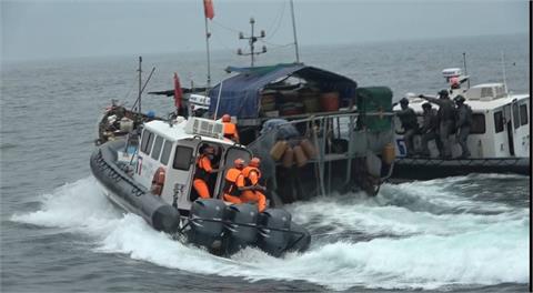 快新聞／中國漁船在東引越界！海巡派3艇左右夾擊　人船押返南竿