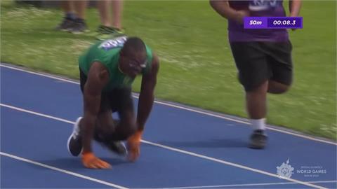 柏林特殊奧運會　牙買加選手「用手跑」50公尺受矚目