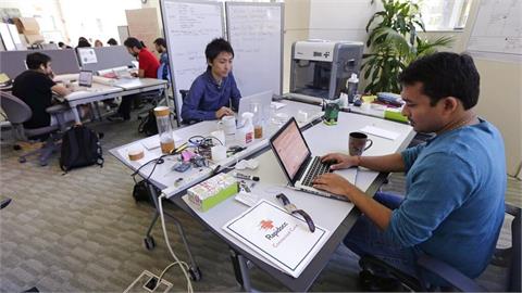 快新聞／為客者逐？川普大幅拉高工作簽證費「一年302萬台幣」　美企急回應