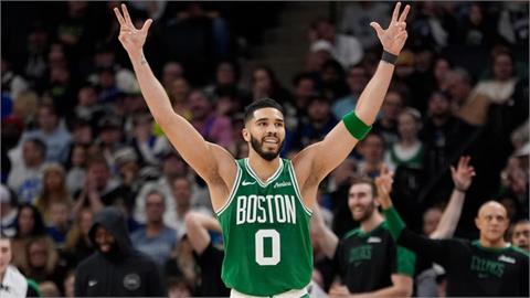 NBA(影)／糗！塔圖姆罰球連10次打鐵、1分鐘只進1球　網崩潰：告訴我這是AI