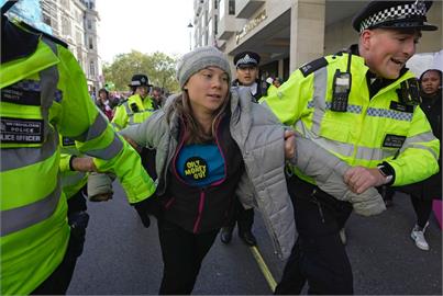 快新聞／瑞典「環保少女」抗議被倫敦警察逮捕　涉犯公共秩序罪遭起訴
