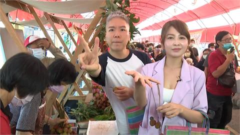 高雄鳳荔季登場！陳其邁化身拍賣員　謝京穎穿梭攤位間「買到手軟」