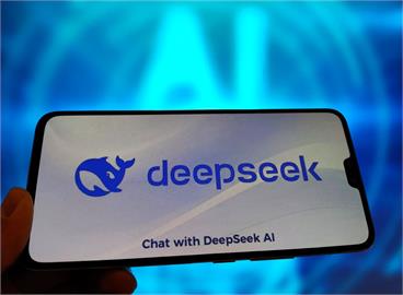 快新聞／DeepSeek橫空出世　路透：登頂美國APP排行榜超越ChatGPT