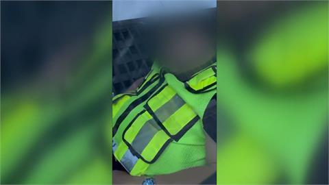 波麗士大人你累了嗎？　國發會前執勤竟在警車上睡翻
