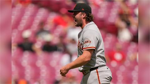 MLB(影)／三振結束比賽後還發生衝突！巨人、紅人板凳清空場面一度混亂