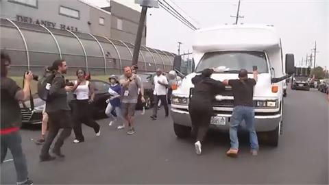 614閱兵全美多地號召「無王抗議」反川 陸戰隊首現洛城街頭
