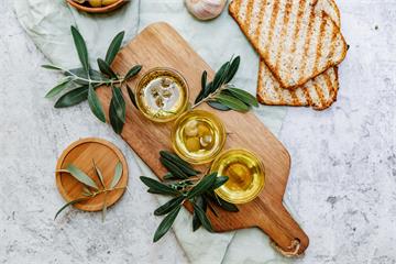 如何挑選橄欖油？6大指標讓妳買到提升料理靈魂的好油