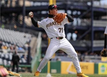 MLB(影)／大聯盟生涯首度先發初登板！鄭宗哲皮帶藏巧思帶「國旗」出賽