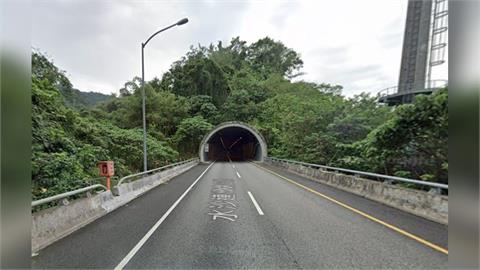 被通緝還敢亂開車？下場慘了　國6埔里隧道內遭攔截逮捕